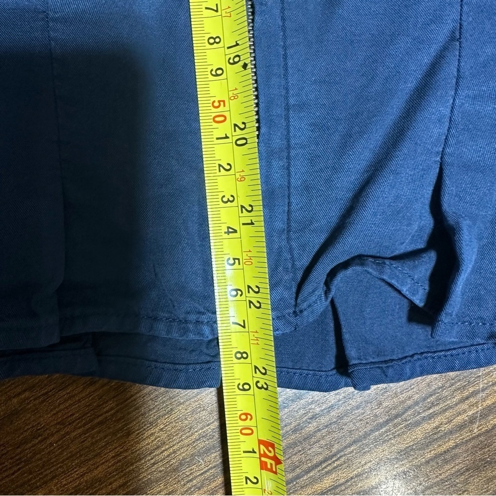 Kut from the Kloth Alina Pleated Bomber Jacket with pockets Large NWT - Picture 11 of 11